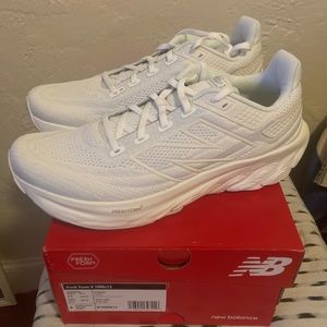 New Balance 1080 v13 Running Shoe. Brand new in box, never worn! 👟